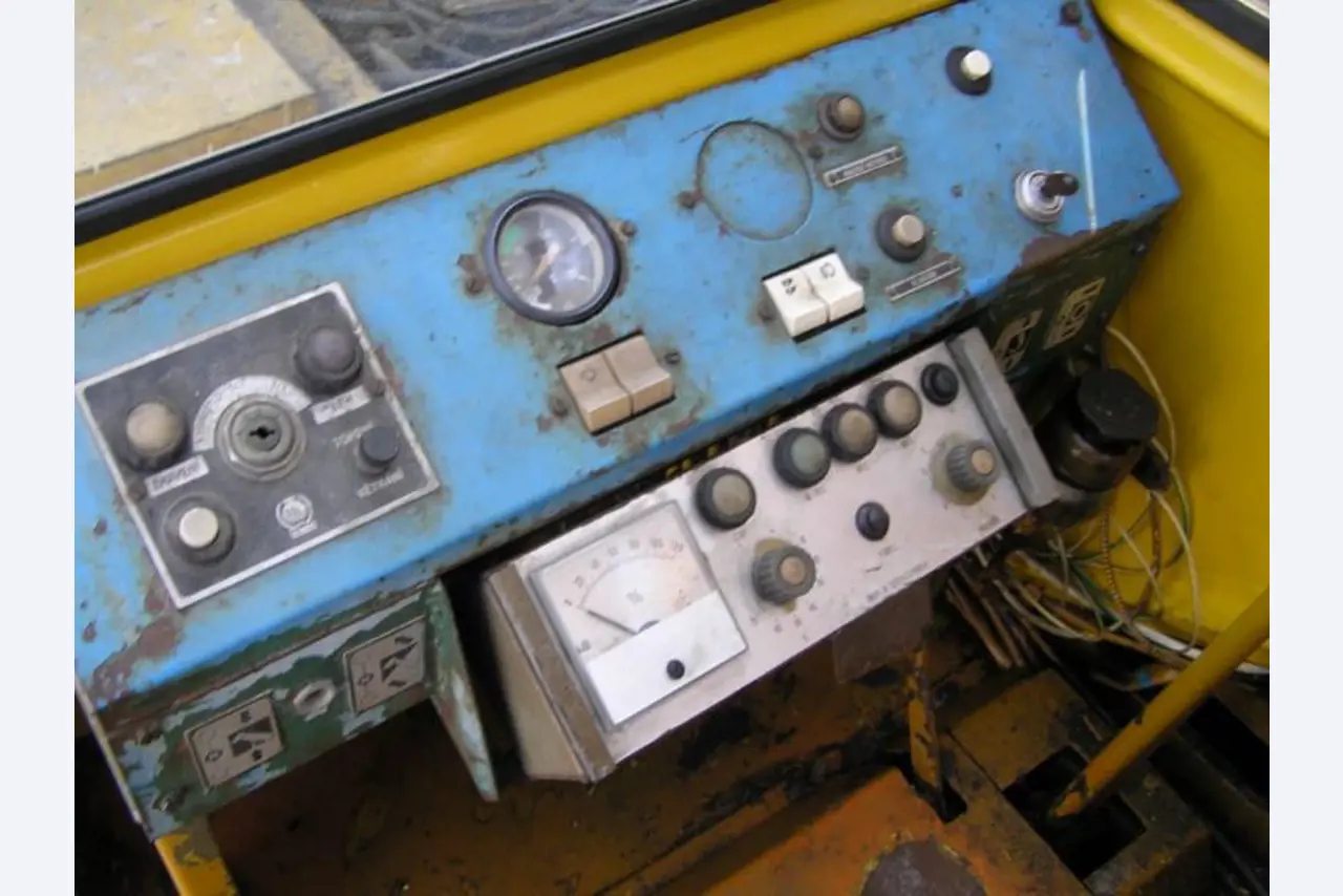 Prumyslových robotu-16